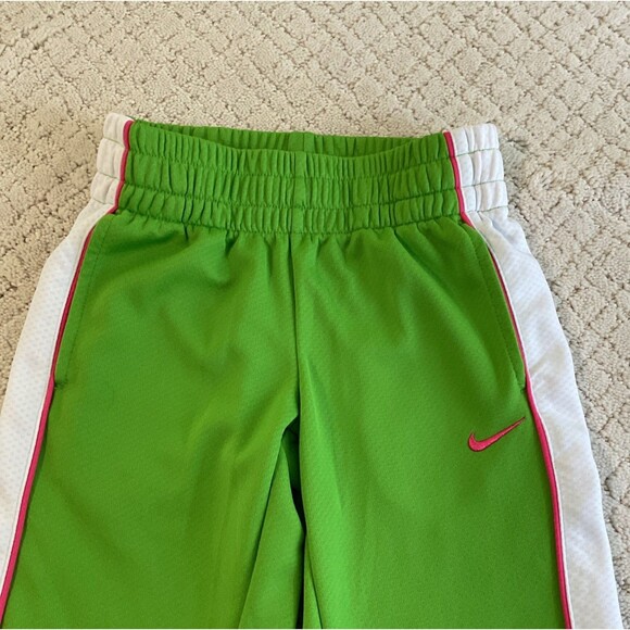 Nike Girls size Small Green Pull on waist 2 Front Pocket Active Capri.EUC - Picture 3 of 8
